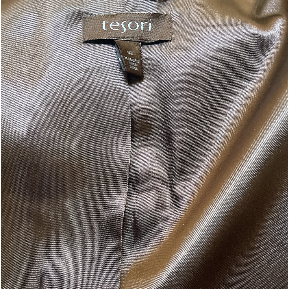 Stunning velvet Tesorojacket. side 14. made in HongKong - Picture 7 of 11